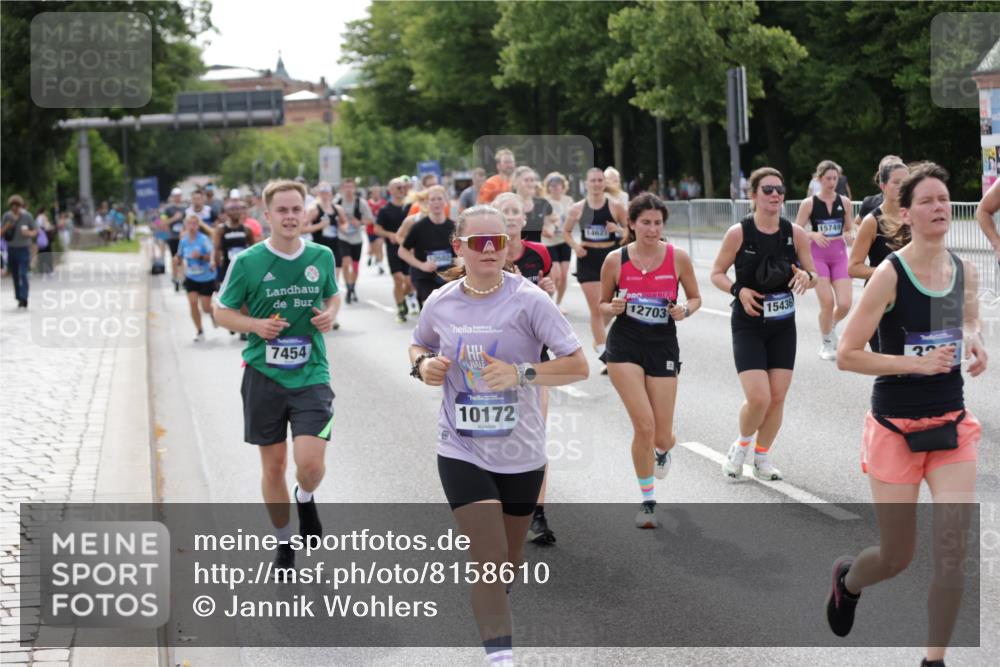 29.06.2025 - hella hamburg halbmarathon Jannik Wohlers http://msf.ph/oto/8158610 29.06.2025 10:18:10 Lombardsbrücke 1234, 1820, 2703, 3202, 3529, 4123, 4383, 4802, 5049, 5909, 5910, 6332, 6533, 7160, 7214, 7454, 8341, 8665, 9222, 9276, 9505, 9586, 9658, 9748, 10172, 10502, 10659, 10687, 10856, 11020, 12541, 12548, 12552, 12703, 12847, 13193, 13341, 13370, 13933, 14023, 14247, 14332, 14627, 14760, 14770, 14967, 15138, 15208, 15393, 15436, 15749, 16209, 16451, 16828, 16833, 17048, 17283, 17567, 18246, 18336, 18456, 18697, 18807, 18825 meine-sportfotos.de