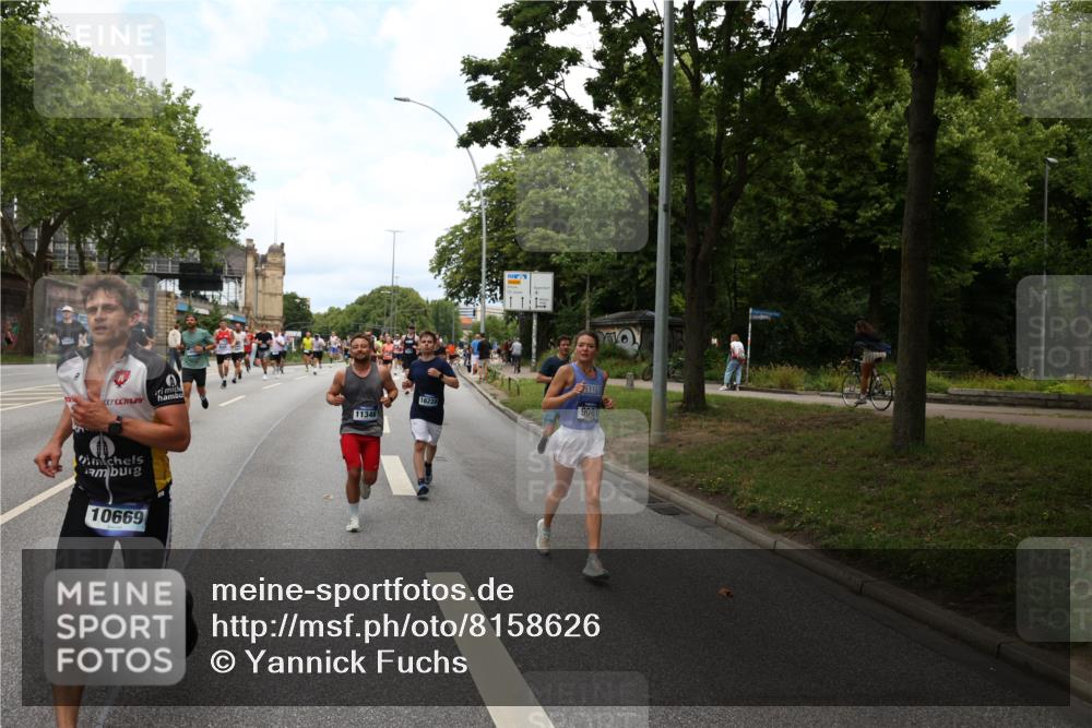 29.06.2025 - hella hamburg halbmarathon Yannick Fuchs http://msf.ph/oto/8158626 29.06.2025 10:38:37 20KM 1057, 1220, 1391, 1415, 1558, 1782, 1902, 1941, 2365, 2402, 2816, 3004, 3021, 3305, 3907, 4310, 4425, 4981, 4991, 4999, 5231, 5275, 5476, 5624, 5884, 6490, 6705, 6903, 6991, 7005, 7191, 7322, 8063, 8722, 9081, 9159, 9374, 9444, 9633, 10193, 10596, 10669, 10930, 11346, 11469, 12159, 12554, 12711, 12966, 13123, 13421, 13996, 14667, 14798, 14816, 15185, 15225, 15233, 15280, 15512, 15862, 16062, 16224, 16316, 16506, 16547, 16893, 17251, 17729, 17748, 18806 meine-sportfotos.de