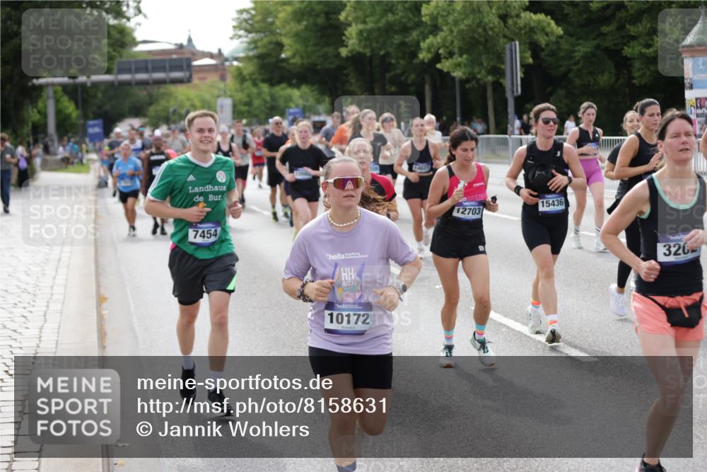 29.06.2025 - hella hamburg halbmarathon Jannik Wohlers http://msf.ph/oto/8158631 29.06.2025 10:18:10 Lombardsbrücke 1234, 1820, 2703, 3202, 3529, 4123, 4383, 4802, 5049, 5909, 5910, 6332, 6533, 7160, 7214, 7454, 8341, 8665, 9222, 9276, 9505, 9586, 9658, 9748, 10172, 10502, 10659, 10687, 10856, 11020, 12541, 12548, 12552, 12703, 12847, 13193, 13341, 13370, 13933, 14023, 14247, 14332, 14627, 14760, 14770, 14967, 15138, 15208, 15393, 15436, 15749, 16209, 16451, 16828, 16833, 17048, 17283, 17567, 18246, 18336, 18456, 18697, 18807, 18825 meine-sportfotos.de