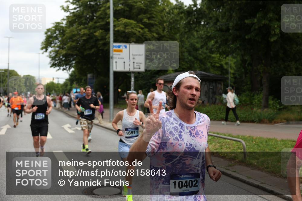 29.06.2025 - hella hamburg halbmarathon Yannick Fuchs http://msf.ph/oto/8158643 29.06.2025 10:58:57 20KM 1062, 1186, 1229, 1842, 1863, 2136, 2698, 3572, 3663, 3746, 4945, 5354, 5365, 6590, 6907, 6908, 7081, 7271, 7717, 8405, 9986, 10067, 10402, 10824, 10962, 11027, 11556, 12177, 12211, 12212, 12473, 12475, 12781, 13210, 13793, 14022, 14465, 15009, 16344, 16367, 16605, 16770, 16911, 17140, 17763, 17895, 18196, 18520, 18575, 18577, 18707, 18768 meine-sportfotos.de