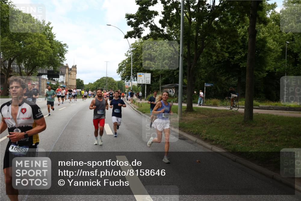 29.06.2025 - hella hamburg halbmarathon Yannick Fuchs http://msf.ph/oto/8158646 29.06.2025 10:38:37 20KM 1057, 1220, 1391, 1415, 1558, 1782, 1902, 1941, 2365, 2402, 2816, 3004, 3021, 3305, 3907, 4310, 4425, 4981, 4991, 4999, 5231, 5275, 5476, 5624, 5884, 6490, 6705, 6903, 6991, 7005, 7191, 7322, 8063, 8722, 9081, 9159, 9374, 9444, 9633, 10193, 10596, 10669, 10930, 11346, 11469, 12159, 12554, 12711, 12966, 13123, 13421, 13996, 14667, 14798, 14816, 15185, 15225, 15233, 15280, 15512, 15862, 16062, 16224, 16316, 16506, 16547, 16893, 17251, 17729, 17748, 18806 meine-sportfotos.de