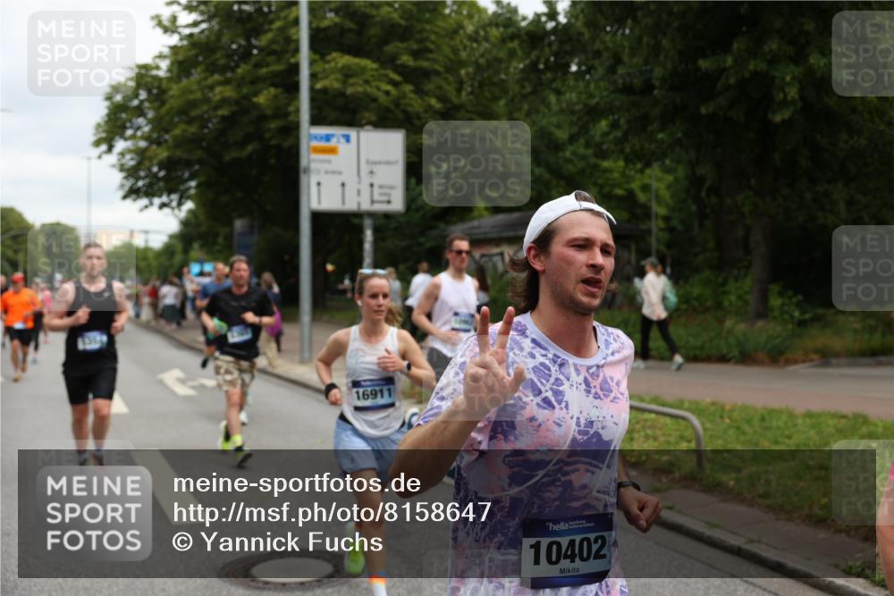 29.06.2025 - hella hamburg halbmarathon Yannick Fuchs http://msf.ph/oto/8158647 29.06.2025 10:58:57 20KM 1062, 1186, 1229, 1842, 1863, 2136, 2698, 3572, 3663, 3746, 4945, 5354, 5365, 6590, 6907, 6908, 7081, 7271, 7717, 8405, 9986, 10067, 10402, 10824, 10962, 11027, 11556, 12177, 12211, 12212, 12473, 12475, 12781, 13210, 13793, 14022, 14465, 15009, 16344, 16367, 16605, 16770, 16911, 17140, 17763, 17895, 18196, 18520, 18575, 18577, 18707, 18768 meine-sportfotos.de