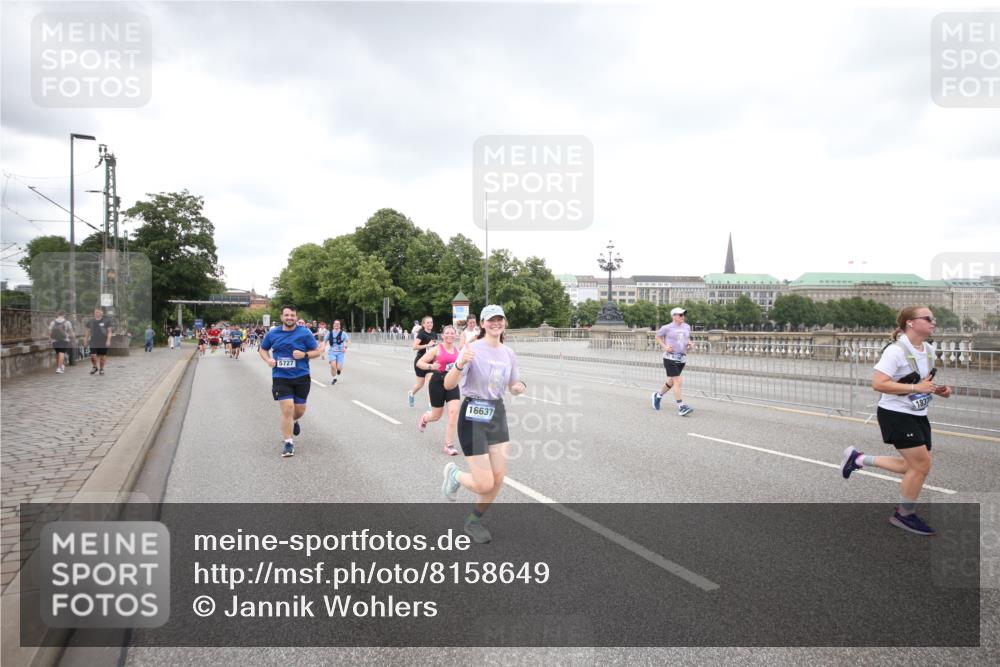 29.06.2025 - hella hamburg halbmarathon Jannik Wohlers http://msf.ph/oto/8158649 29.06.2025 10:54:33 Lombardsbrücke 2566, 2632, 3002, 3274, 4191, 4192, 5392, 5500, 5727, 5882, 6839, 7238, 8012, 8186, 9596, 10109, 10686, 11226, 11788, 11908, 12147, 12148, 12240, 13283, 13548, 13944, 13945, 13979, 13980, 14752, 15271, 15553, 16057, 16432, 16433, 16443, 16637, 16664, 16665, 17090, 18168, 18372 meine-sportfotos.de