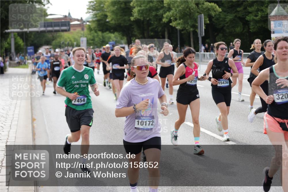 29.06.2025 - hella hamburg halbmarathon Jannik Wohlers http://msf.ph/oto/8158652 29.06.2025 10:18:10 Lombardsbrücke 1234, 1820, 2703, 3202, 3529, 4123, 4383, 4802, 5049, 5909, 5910, 6332, 6533, 7160, 7214, 7454, 8341, 8665, 9222, 9276, 9505, 9586, 9658, 9748, 10172, 10502, 10659, 10687, 10856, 11020, 12541, 12548, 12552, 12703, 12847, 13193, 13341, 13370, 13933, 14023, 14247, 14332, 14627, 14760, 14770, 14967, 15138, 15208, 15393, 15436, 15749, 16209, 16451, 16828, 16833, 17048, 17283, 17567, 18246, 18336, 18456, 18697, 18807, 18825 meine-sportfotos.de