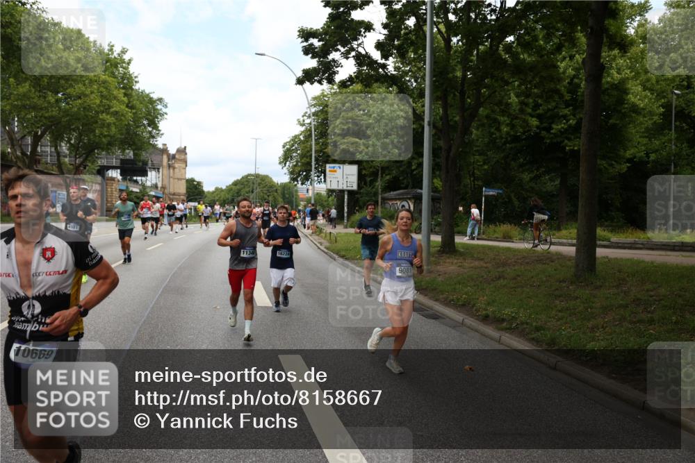 29.06.2025 - hella hamburg halbmarathon Yannick Fuchs http://msf.ph/oto/8158667 29.06.2025 10:38:37 20KM 1057, 1220, 1391, 1415, 1558, 1782, 1902, 1941, 2365, 2402, 2816, 3004, 3021, 3305, 3907, 4310, 4425, 4981, 4991, 4999, 5231, 5275, 5476, 5624, 5884, 6490, 6705, 6903, 6991, 7005, 7191, 7322, 8063, 8722, 9081, 9159, 9374, 9444, 9633, 10193, 10596, 10669, 10930, 11346, 11469, 12159, 12554, 12711, 12966, 13123, 13421, 13996, 14667, 14798, 14816, 15185, 15225, 15233, 15280, 15512, 15862, 16062, 16224, 16316, 16506, 16547, 16893, 17251, 17729, 17748, 18806 meine-sportfotos.de
