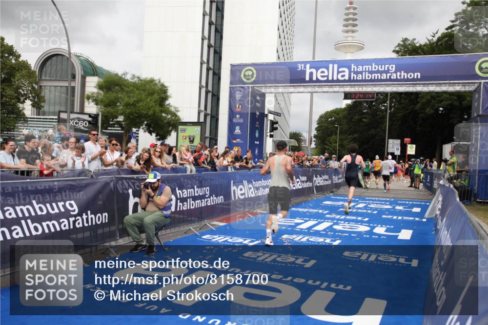 29.06.2025 - hella hamburg halbmarathon Michael Strokosch http://msf.ph/oto/8158700 29.06.2025 10:24:17 Ziel 5612, 6816, 7331, 9269, 17614, 18569, 19041 meine-sportfotos.de