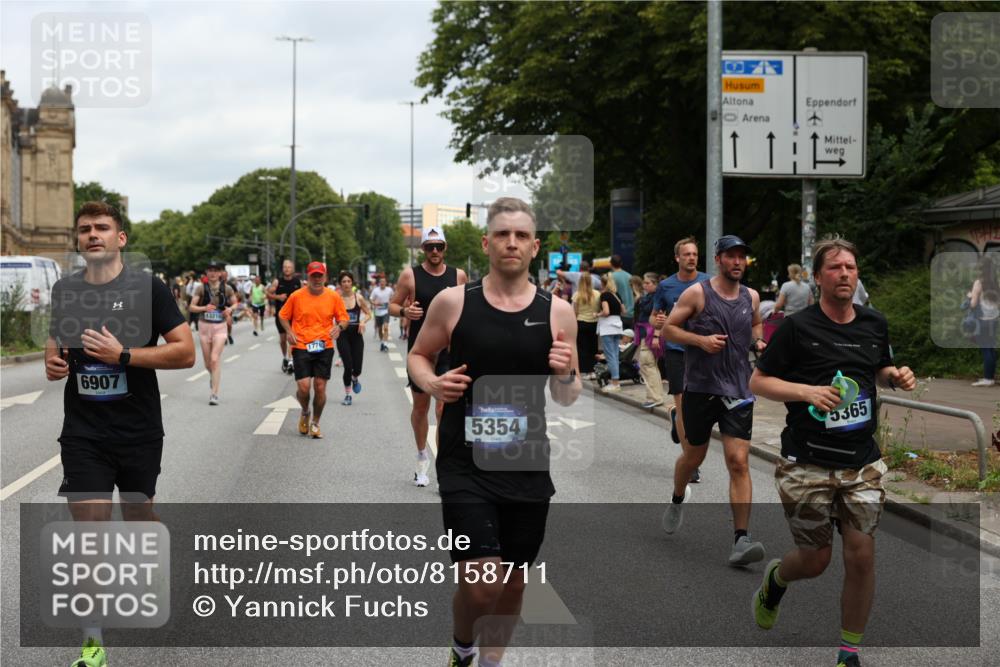 29.06.2025 - hella hamburg halbmarathon Yannick Fuchs http://msf.ph/oto/8158711 29.06.2025 10:58:58 20KM 1062, 1186, 1229, 1842, 1863, 2136, 2698, 3328, 3572, 3663, 3746, 4945, 5354, 5365, 6489, 6590, 6907, 6908, 7271, 7717, 8405, 9986, 10067, 10402, 10824, 10962, 11027, 11556, 12177, 12211, 12212, 12473, 12475, 12781, 13210, 13793, 14022, 14465, 15009, 16344, 16367, 16605, 16770, 16911, 17140, 17441, 17763, 17895, 18196, 18324, 18575, 18577, 18707, 18768 meine-sportfotos.de