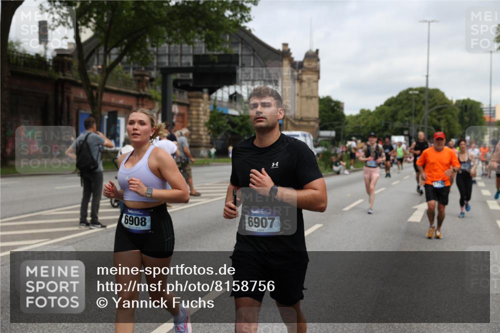29.06.2025 - hella hamburg halbmarathon Yannick Fuchs http://msf.ph/oto/8158756 29.06.2025 10:58:59 20KM 1062, 1186, 1229, 1842, 1863, 2136, 2698, 3328, 3572, 3663, 3746, 4945, 5354, 5365, 6489, 6590, 6907, 6908, 7271, 7717, 8405, 9986, 10067, 10402, 10824, 10962, 11027, 11556, 12177, 12211, 12212, 12473, 12475, 12781, 13210, 13793, 14022, 14465, 15009, 16344, 16367, 16605, 16770, 16911, 17140, 17441, 17763, 17895, 18196, 18324, 18575, 18577, 18707, 18732, 18768 meine-sportfotos.de