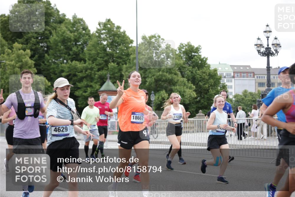 29.06.2025 - hella hamburg halbmarathon Jannik Wohlers http://msf.ph/oto/8158794 29.06.2025 11:01:55 Lombardsbrücke 2292, 2598, 2747, 2749, 2752, 2753, 2824, 3349, 3402, 3403, 3615, 4629, 4727, 4743, 5207, 5320, 6491, 6766, 6767, 7342, 7521, 8204, 8697, 9854, 9890, 9990, 9993, 10239, 10889, 11206, 11220, 12769, 12771, 12999, 13041, 13336, 13888, 14394, 15055, 15903, 16917, 17340, 17867, 18667 meine-sportfotos.de