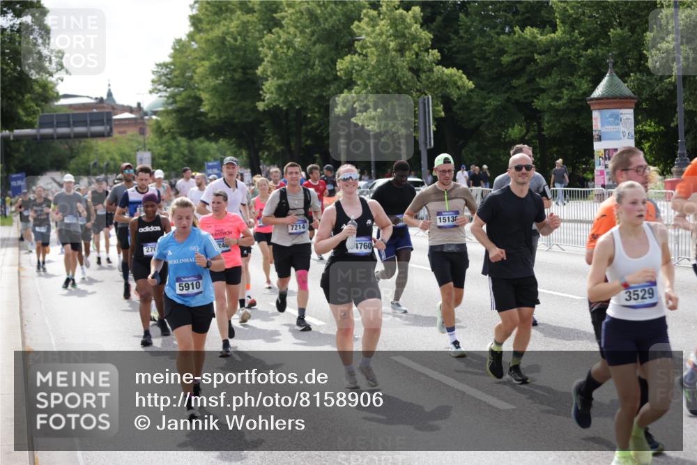 29.06.2025 - hella hamburg halbmarathon Jannik Wohlers http://msf.ph/oto/8158906 29.06.2025 10:18:15 Lombardsbrücke 1234, 1521, 1820, 2703, 2781, 2821, 3202, 3529, 3591, 3592, 4123, 4383, 4802, 5049, 5834, 5910, 6332, 6533, 7121, 7160, 7214, 7454, 8341, 8665, 9276, 9505, 9586, 9658, 9748, 10172, 10502, 10687, 10856, 11020, 12239, 12347, 12541, 12548, 12552, 12703, 12847, 12890, 13193, 14023, 14247, 14294, 14332, 14532, 14627, 14760, 14967, 15138, 15208, 15402, 15436, 15749, 15881, 16196, 16209, 16451, 17027, 17048, 17052, 17567, 18246, 18336, 18456 meine-sportfotos.de