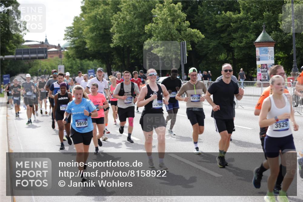 29.06.2025 - hella hamburg halbmarathon Jannik Wohlers http://msf.ph/oto/8158922 29.06.2025 10:18:15 Lombardsbrücke 1234, 1521, 1820, 2703, 2781, 2821, 3202, 3529, 3591, 3592, 4123, 4383, 4802, 5049, 5834, 5910, 6332, 6533, 7121, 7160, 7214, 7454, 8341, 8665, 9276, 9505, 9586, 9658, 9748, 10172, 10502, 10687, 10856, 11020, 12239, 12347, 12541, 12548, 12552, 12703, 12847, 12890, 13193, 14023, 14247, 14294, 14332, 14532, 14627, 14760, 14967, 15138, 15208, 15402, 15436, 15749, 15881, 16196, 16209, 16451, 17027, 17048, 17052, 17567, 18246, 18336, 18456 meine-sportfotos.de