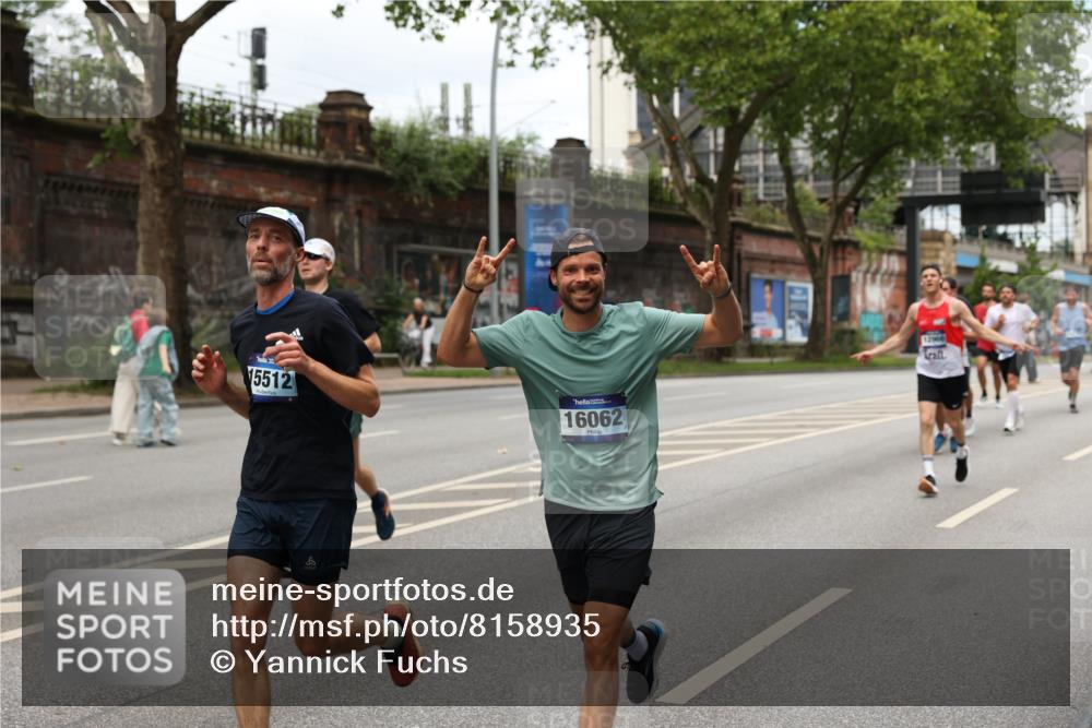 29.06.2025 - hella hamburg halbmarathon Yannick Fuchs http://msf.ph/oto/8158935 29.06.2025 10:38:40 20KM 1057, 1220, 1391, 1415, 1468, 1558, 1782, 1902, 1941, 2365, 2402, 2415, 2816, 3004, 3021, 3305, 3907, 4310, 4425, 4981, 4991, 4999, 5231, 5275, 5476, 5624, 5884, 6490, 6903, 7005, 7191, 7322, 8063, 8722, 9159, 9374, 9444, 9633, 10193, 10596, 10669, 10930, 11346, 11469, 12159, 12554, 12711, 12966, 13123, 13421, 13996, 14667, 14798, 14816, 15185, 15225, 15233, 15280, 15512, 15862, 16062, 16224, 16316, 16506, 16893, 17097, 17251, 17729, 17748, 18560, 18806, 19207 meine-sportfotos.de