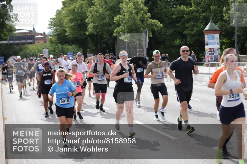 29.06.2025 - hella hamburg halbmarathon Jannik Wohlers http://msf.ph/oto/8158958 29.06.2025 10:18:15 Lombardsbrücke 1234, 1521, 1820, 2703, 2781, 2821, 3202, 3529, 3591, 3592, 4123, 4383, 4802, 5049, 5834, 5910, 6332, 6533, 7121, 7160, 7214, 7454, 8341, 8665, 9276, 9505, 9586, 9658, 9748, 10172, 10502, 10687, 10856, 11020, 12239, 12347, 12541, 12548, 12552, 12703, 12847, 12890, 13193, 14023, 14247, 14294, 14332, 14532, 14627, 14760, 14967, 15138, 15208, 15402, 15436, 15749, 15881, 16196, 16209, 16451, 17027, 17048, 17052, 17567, 18246, 18336, 18456 meine-sportfotos.de