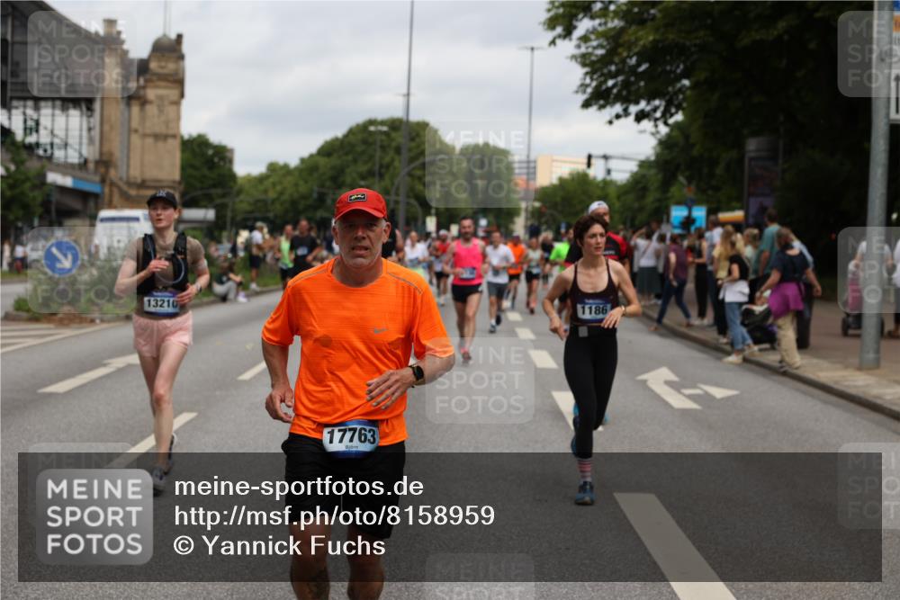 29.06.2025 - hella hamburg halbmarathon Yannick Fuchs http://msf.ph/oto/8158959 29.06.2025 10:59:01 20KM 1062, 1186, 1229, 1733, 1842, 1863, 2136, 2698, 2979, 3328, 3572, 3663, 3746, 4945, 4985, 5354, 5365, 6489, 6590, 6907, 6908, 7271, 7717, 8405, 9986, 10067, 10402, 10824, 10962, 11027, 11556, 11784, 11917, 12177, 12211, 12212, 12473, 12475, 13210, 13793, 14022, 14465, 15009, 16344, 16367, 16605, 16911, 17140, 17441, 17763, 17895, 18196, 18324, 18575, 18577, 18707, 18732, 18754, 18768 meine-sportfotos.de