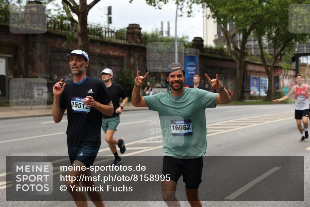 29.06.2025 - hella hamburg halbmarathon Yannick Fuchs http://msf.ph/oto/8158995 29.06.2025 10:38:40 20KM 1057, 1220, 1391, 1415, 1468, 1558, 1782, 1902, 1941, 2365, 2402, 2415, 2816, 3004, 3021, 3305, 3907, 4310, 4425, 4981, 4991, 4999, 5231, 5275, 5476, 5624, 5884, 6490, 6903, 7005, 7191, 7322, 8063, 8722, 9159, 9374, 9444, 9633, 10193, 10596, 10669, 10930, 11346, 11469, 12159, 12554, 12711, 12966, 13123, 13421, 13996, 14667, 14798, 14816, 15185, 15225, 15233, 15280, 15512, 15862, 16062, 16224, 16316, 16506, 16893, 17097, 17251, 17729, 17748, 18560, 18806, 19207 meine-sportfotos.de