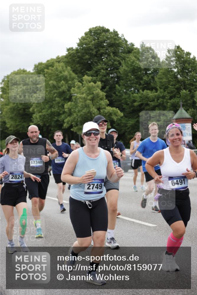 29.06.2025 - hella hamburg halbmarathon Jannik Wohlers http://msf.ph/oto/8159077 29.06.2025 11:01:59 Lombardsbrücke 1236, 2292, 2598, 2747, 2749, 2752, 2753, 2824, 3349, 3615, 4064, 4416, 4420, 4421, 4671, 4727, 4743, 5207, 5320, 5626, 6491, 6766, 6767, 7342, 7521, 8204, 8697, 9627, 9854, 9890, 9990, 9993, 10239, 10837, 10889, 11095, 11220, 11824, 12769, 12771, 12999, 13336, 13888, 14394, 14431, 15055, 15970, 16598, 16917, 17340, 17867, 18227, 18257, 18446, 18667 meine-sportfotos.de