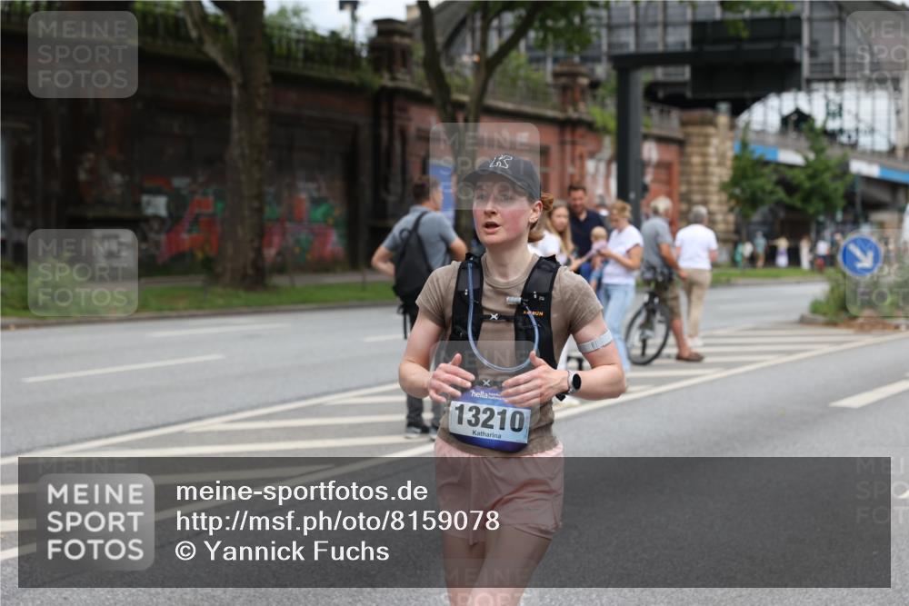 29.06.2025 - hella hamburg halbmarathon Yannick Fuchs http://msf.ph/oto/8159078 29.06.2025 10:59:02 20KM 1062, 1186, 1229, 1733, 1863, 2136, 2698, 2979, 3328, 3572, 3663, 3746, 4307, 4945, 4985, 5354, 5365, 6489, 6590, 6907, 6908, 7271, 7717, 8405, 9526, 9986, 10067, 10402, 10962, 11027, 11556, 11784, 11917, 12177, 12211, 12212, 12473, 12475, 13210, 13793, 14022, 14465, 15009, 16344, 16367, 16605, 16911, 17140, 17441, 17763, 17895, 18196, 18324, 18575, 18577, 18707, 18732, 18754, 18768 meine-sportfotos.de