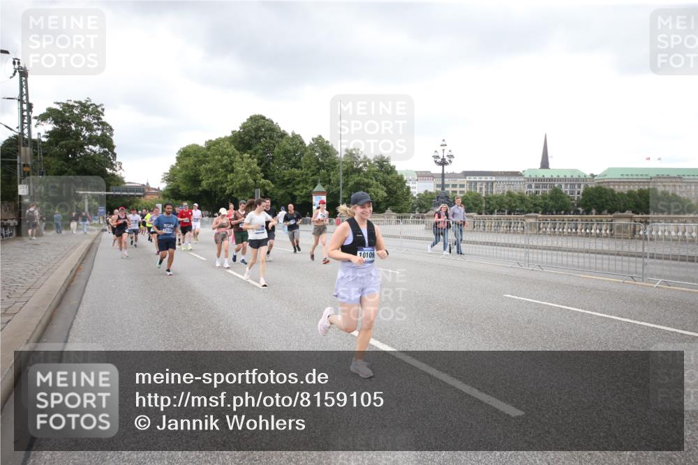 29.06.2025 - hella hamburg halbmarathon Jannik Wohlers http://msf.ph/oto/8159105 29.06.2025 10:54:39 Lombardsbrücke 1013, 2090, 2452, 3002, 3274, 4191, 4192, 5392, 5727, 6395, 6396, 6839, 6944, 7238, 7766, 8403, 9596, 10109, 10458, 10686, 11737, 11788, 11908, 12147, 12148, 13548, 13979, 13980, 14515, 14651, 14752, 15581, 15782, 16057, 16432, 16433, 16637, 16664, 16665, 17090, 18372 meine-sportfotos.de