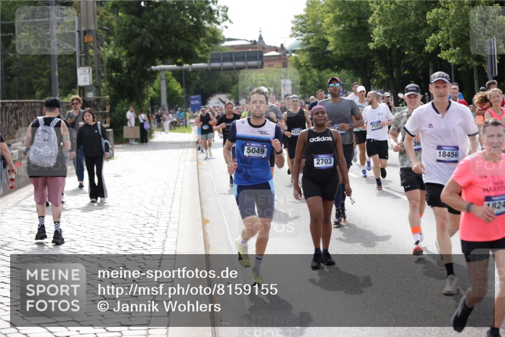29.06.2025 - hella hamburg halbmarathon Jannik Wohlers http://msf.ph/oto/8159155 29.06.2025 10:18:17 Lombardsbrücke 1234, 1521, 1820, 2703, 2781, 2821, 3202, 3529, 3591, 3592, 4383, 4802, 5049, 5264, 5266, 5834, 5910, 6533, 7051, 7121, 7214, 7454, 8341, 8665, 9276, 9505, 9586, 9658, 9748, 10172, 10502, 10856, 11020, 12239, 12347, 12541, 12548, 12552, 12703, 12847, 12890, 13193, 14023, 14247, 14294, 14332, 14532, 14627, 14760, 14967, 15138, 15208, 15402, 15436, 15749, 15881, 16196, 16451, 17027, 17030, 17048, 17052, 17490, 17567, 18246, 18336, 18456 meine-sportfotos.de