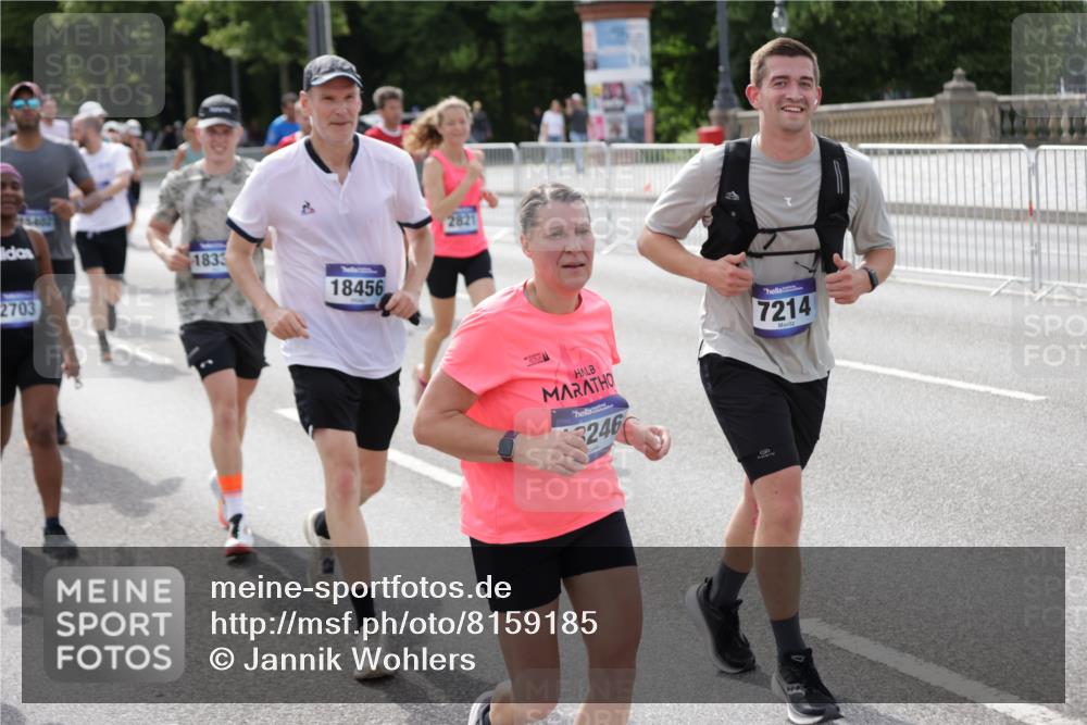 29.06.2025 - hella hamburg halbmarathon Jannik Wohlers http://msf.ph/oto/8159185 29.06.2025 10:18:18 Lombardsbrücke 1234, 1521, 1820, 2703, 2781, 2821, 3202, 3529, 3591, 3592, 4383, 4802, 5049, 5264, 5266, 5834, 5910, 6533, 7051, 7121, 7214, 7454, 8341, 8665, 9276, 9505, 9549, 9658, 9748, 10172, 10467, 10502, 10856, 11020, 12239, 12347, 12541, 12548, 12552, 12703, 12847, 12890, 13193, 14023, 14247, 14294, 14332, 14532, 14627, 14760, 14966, 14967, 15138, 15208, 15402, 15436, 15749, 15881, 16196, 16451, 17027, 17030, 17052, 17490, 17567, 18246, 18336, 18456 meine-sportfotos.de