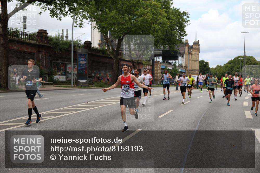 29.06.2025 - hella hamburg halbmarathon Yannick Fuchs http://msf.ph/oto/8159193 29.06.2025 10:38:41 20KM 1057, 1220, 1391, 1415, 1468, 1558, 1782, 1902, 1941, 2365, 2402, 2415, 2816, 3004, 3021, 3305, 3907, 4310, 4425, 4981, 4991, 4999, 5231, 5275, 5476, 5624, 5884, 6490, 6903, 7005, 7191, 7322, 8063, 8722, 9159, 9374, 9444, 9633, 10193, 10596, 10930, 11469, 12159, 12554, 12711, 12966, 13123, 13421, 13996, 14351, 14667, 14798, 14816, 15185, 15225, 15233, 15280, 15512, 15862, 16062, 16224, 16316, 16506, 16893, 17097, 17251, 17729, 17748, 18560, 18806, 19207 meine-sportfotos.de