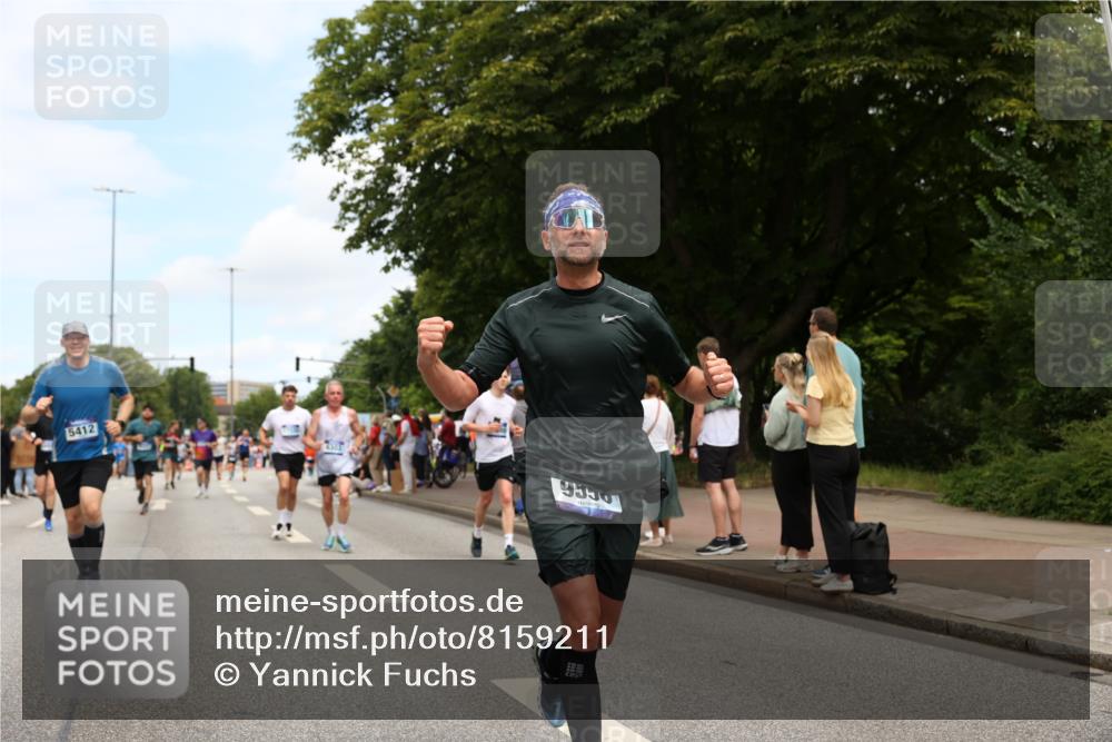 29.06.2025 - hella hamburg halbmarathon Yannick Fuchs http://msf.ph/oto/8159211 29.06.2025 11:17:07 20KM 1072, 1349, 1401, 1755, 1963, 2306, 2478, 2688, 2993, 3466, 5395, 5412, 5939, 6303, 6784, 6785, 6874, 6939, 8206, 8207, 8327, 9301, 9556, 10158, 10880, 11756, 14510, 14512, 14793, 14821, 15324, 15619, 15767, 16511, 17147, 17335, 17885, 18060, 18962 meine-sportfotos.de