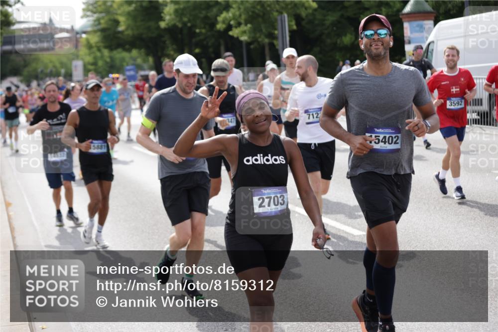 29.06.2025 - hella hamburg halbmarathon Jannik Wohlers http://msf.ph/oto/8159312 29.06.2025 10:18:20 Lombardsbrücke 1349, 1521, 2703, 2781, 2821, 3202, 3529, 3591, 3592, 4383, 4802, 5049, 5264, 5266, 5834, 5910, 6533, 7051, 7121, 7214, 7454, 8665, 9276, 9505, 9549, 10172, 10467, 10502, 10856, 11020, 12239, 12347, 12541, 12548, 12552, 12703, 12890, 14023, 14247, 14294, 14332, 14532, 14627, 14760, 14966, 14967, 15138, 15208, 15402, 15436, 15657, 15749, 15881, 16196, 16451, 17027, 17030, 17052, 17490, 17567, 18246, 18336, 18456 meine-sportfotos.de