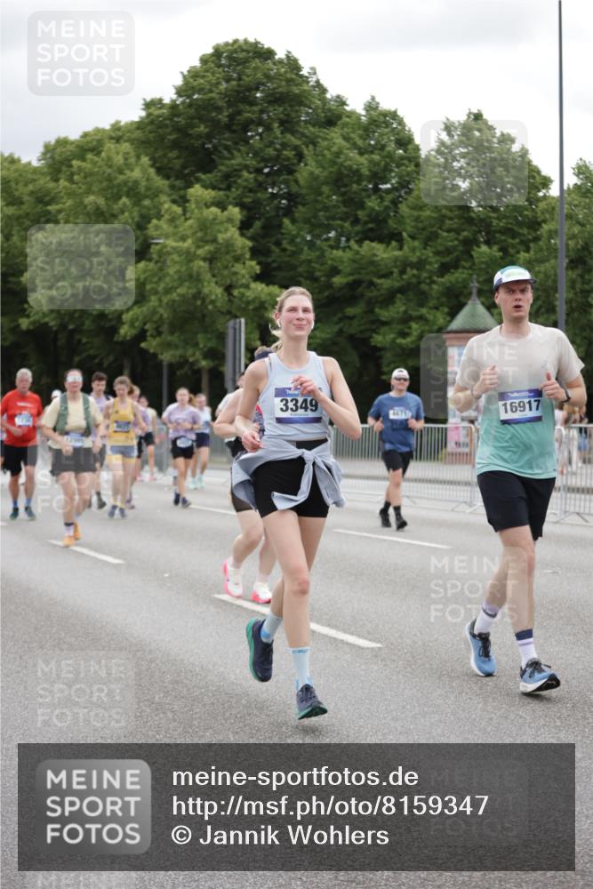 29.06.2025 - hella hamburg halbmarathon Jannik Wohlers http://msf.ph/oto/8159347 29.06.2025 11:02:04 Lombardsbrücke 1236, 2292, 2598, 2747, 2749, 2752, 2753, 2824, 3349, 3615, 4064, 4416, 4420, 4421, 4671, 4714, 4727, 5068, 5207, 5320, 5626, 5773, 6424, 6491, 6766, 6767, 7342, 7521, 8697, 9257, 9627, 9854, 9890, 9990, 10239, 10837, 10889, 11095, 11220, 11439, 11824, 12769, 12771, 12999, 13336, 13888, 14394, 14431, 14949, 15055, 15970, 16598, 16917, 17340, 17867, 18020, 18227, 18257, 18446, 18964, 18969 meine-sportfotos.de