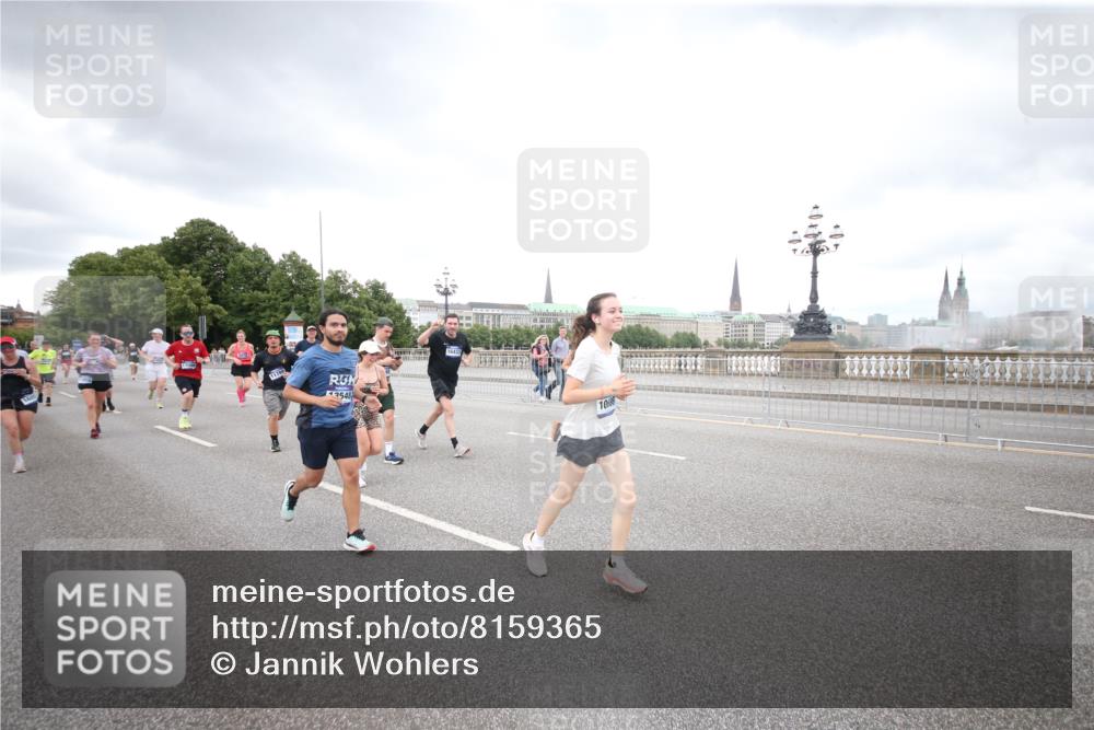 29.06.2025 - hella hamburg halbmarathon Jannik Wohlers http://msf.ph/oto/8159365 29.06.2025 10:54:41 Lombardsbrücke 1013, 2090, 2452, 3002, 3274, 4039, 4191, 4192, 5392, 5727, 6395, 6396, 6839, 6944, 7219, 7238, 7766, 8403, 8519, 9596, 10109, 10458, 10686, 11737, 11788, 11908, 12147, 12148, 13548, 13979, 13980, 14515, 14651, 15581, 15782, 15843, 16057, 16432, 16433, 16637, 16664, 16665, 17090, 18372, 19199 meine-sportfotos.de
