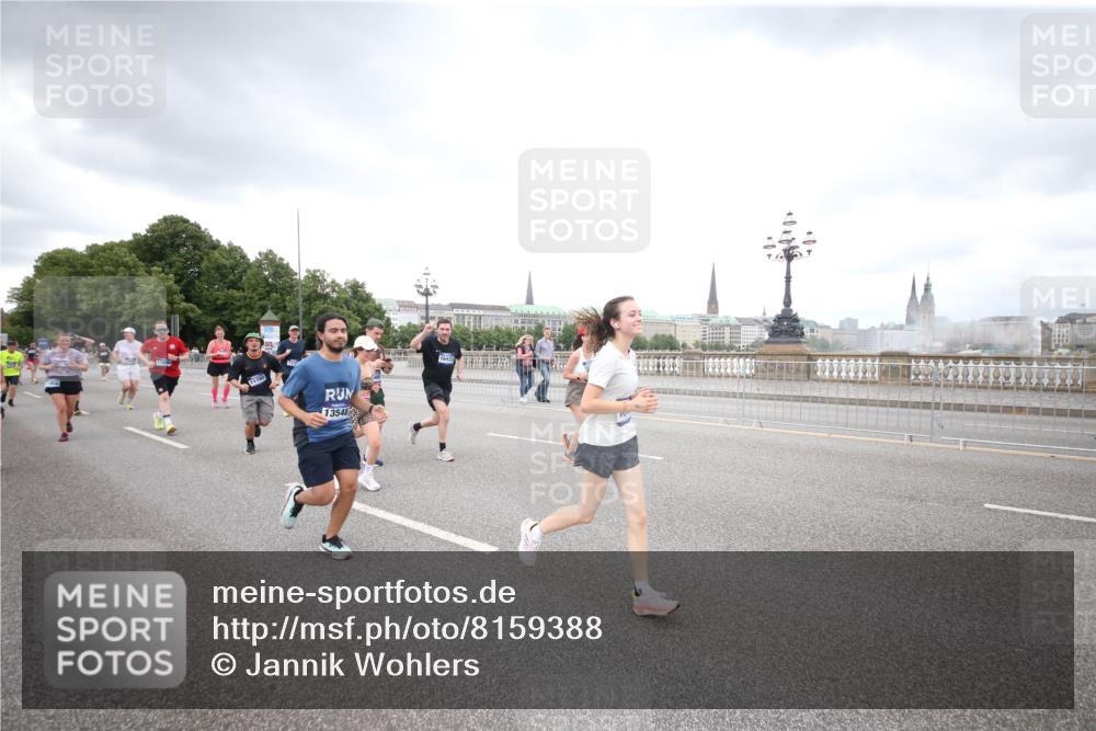 29.06.2025 - hella hamburg halbmarathon Jannik Wohlers http://msf.ph/oto/8159388 29.06.2025 10:54:41 Lombardsbrücke 1013, 2090, 2452, 3002, 3274, 4039, 4191, 4192, 5392, 5727, 6395, 6396, 6839, 6944, 7219, 7238, 7766, 8403, 8519, 9596, 10109, 10458, 10686, 11737, 11788, 11908, 12147, 12148, 13548, 13979, 13980, 14515, 14651, 15581, 15782, 15843, 16057, 16432, 16433, 16637, 16664, 16665, 17090, 18372, 19199 meine-sportfotos.de
