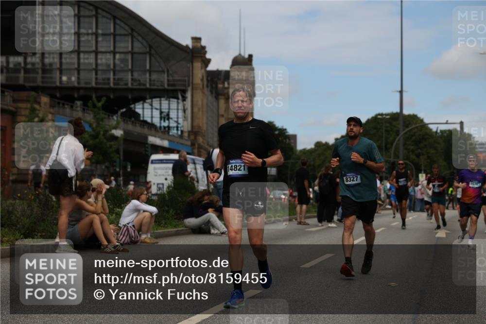 29.06.2025 - hella hamburg halbmarathon Yannick Fuchs http://msf.ph/oto/8159455 29.06.2025 11:17:10 20KM 1072, 1349, 1401, 1755, 1963, 2306, 2688, 2993, 3464, 3466, 5395, 5412, 5493, 5939, 6303, 6784, 6874, 6939, 7114, 7115, 8206, 8207, 8327, 9301, 9556, 10158, 10880, 11756, 14510, 14512, 14793, 14821, 15619, 15767, 16511, 17147, 17335, 18060, 18611, 18962 meine-sportfotos.de