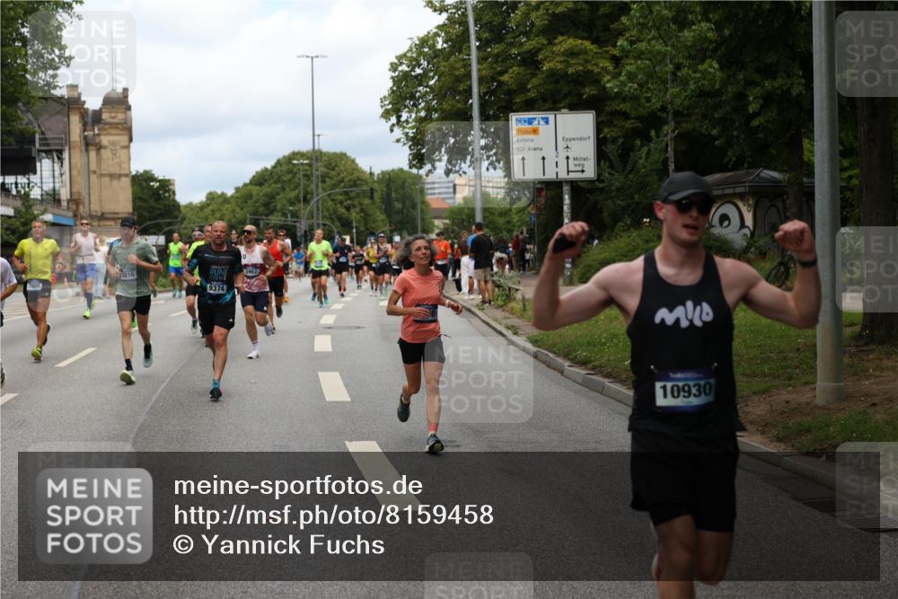 29.06.2025 - hella hamburg halbmarathon Yannick Fuchs http://msf.ph/oto/8159458 29.06.2025 10:38:42 20KM 1057, 1220, 1391, 1415, 1468, 1558, 1782, 1902, 1941, 2365, 2402, 2415, 2816, 3004, 3021, 3305, 3907, 4310, 4991, 4999, 5231, 5275, 5476, 5624, 5884, 6490, 6903, 7005, 7191, 7322, 8063, 8722, 9159, 9374, 9444, 9633, 10193, 10596, 10930, 11469, 12159, 12554, 12711, 12966, 13123, 13421, 13996, 14351, 14667, 14798, 14816, 15185, 15225, 15233, 15280, 15862, 16316, 16506, 16893, 17097, 17251, 17729, 17748, 18560, 18806, 19207 meine-sportfotos.de