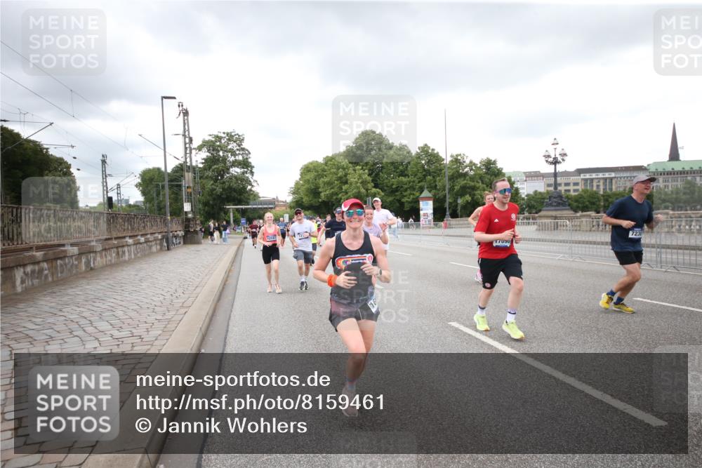 29.06.2025 - hella hamburg halbmarathon Jannik Wohlers http://msf.ph/oto/8159461 29.06.2025 10:54:43 Lombardsbrücke 1013, 2090, 2452, 3274, 4039, 5392, 5727, 6395, 6396, 6839, 6944, 7219, 7238, 7766, 8403, 8519, 9596, 10109, 10458, 10686, 11737, 11788, 11908, 12147, 12148, 13098, 13548, 13979, 13980, 14515, 14651, 15160, 15581, 15782, 15843, 16057, 16432, 16433, 16664, 16665, 17090, 19199 meine-sportfotos.de