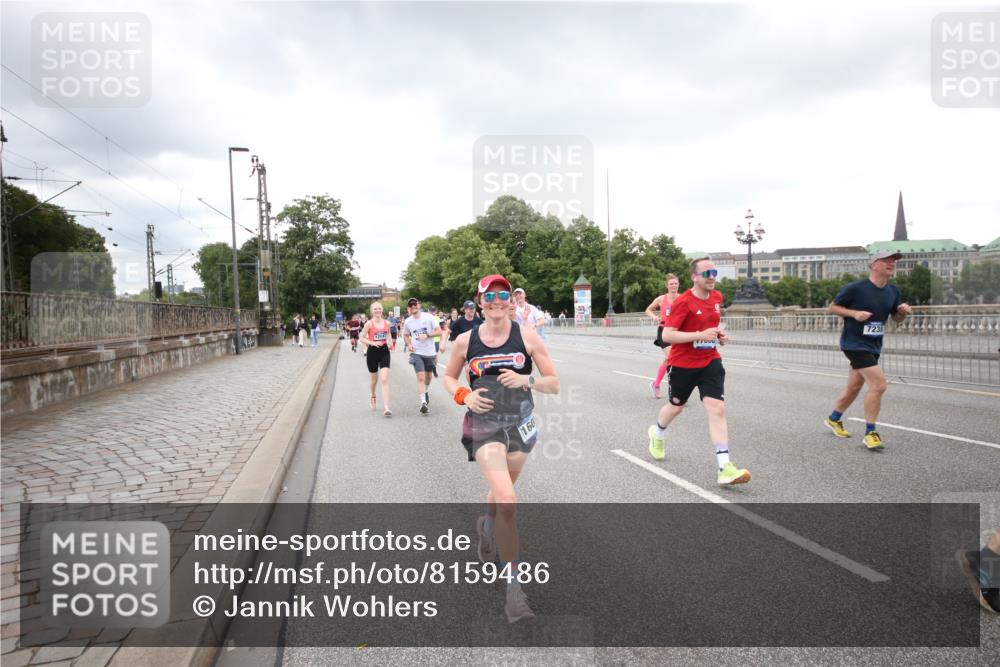 29.06.2025 - hella hamburg halbmarathon Jannik Wohlers http://msf.ph/oto/8159486 29.06.2025 10:54:43 Lombardsbrücke 1013, 2090, 2452, 3274, 4039, 5392, 5727, 6395, 6396, 6839, 6944, 7219, 7238, 7766, 8403, 8519, 9596, 10109, 10458, 10686, 11737, 11788, 11908, 12147, 12148, 13098, 13548, 13979, 13980, 14515, 14651, 15160, 15581, 15782, 15843, 16057, 16432, 16433, 16664, 16665, 17090, 19199 meine-sportfotos.de