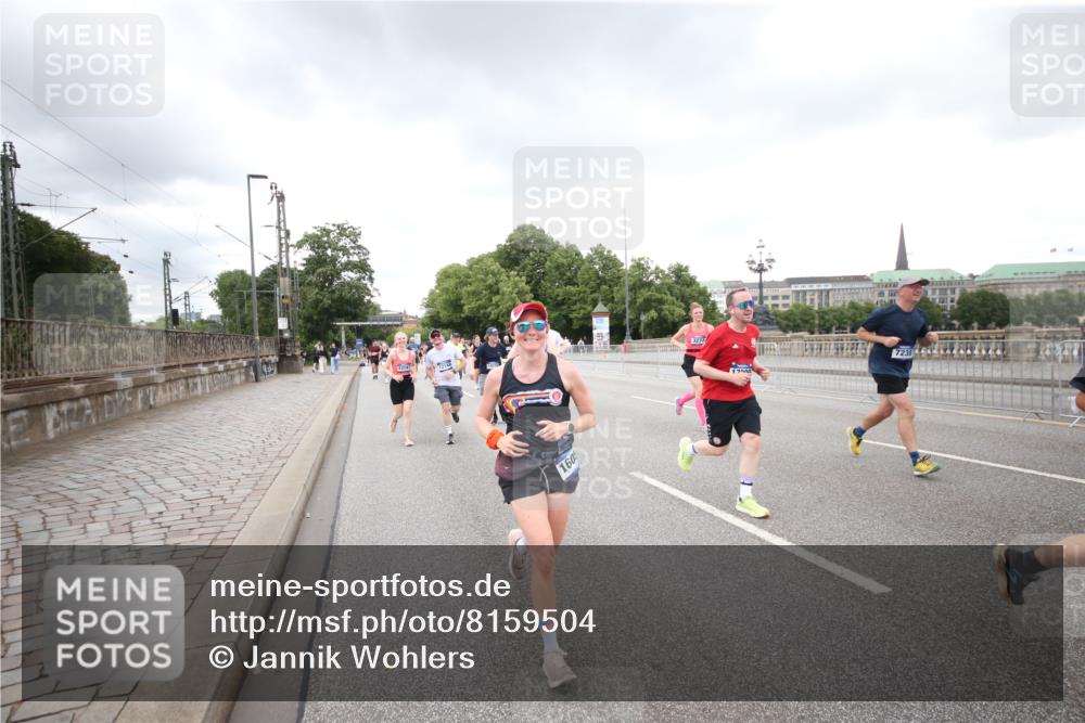 29.06.2025 - hella hamburg halbmarathon Jannik Wohlers http://msf.ph/oto/8159504 29.06.2025 10:54:43 Lombardsbrücke 1013, 2090, 2452, 3274, 4039, 5392, 5727, 6395, 6396, 6839, 6944, 7219, 7238, 7766, 8403, 8519, 9596, 10109, 10458, 10686, 11737, 11788, 11908, 12147, 12148, 13098, 13548, 13979, 13980, 14515, 14651, 15160, 15581, 15782, 15843, 16057, 16432, 16433, 16664, 16665, 17090, 19199 meine-sportfotos.de