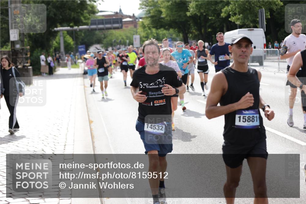 29.06.2025 - hella hamburg halbmarathon Jannik Wohlers http://msf.ph/oto/8159512 29.06.2025 10:18:22 Lombardsbrücke 1349, 1521, 2781, 2821, 3529, 3591, 3592, 4718, 4802, 5049, 5264, 5266, 5834, 5910, 6413, 7051, 7121, 7214, 8665, 8780, 9276, 9505, 9549, 10467, 10502, 10856, 11020, 12239, 12347, 12548, 12552, 12703, 12890, 14023, 14247, 14294, 14532, 14627, 14760, 14966, 14967, 15138, 15208, 15402, 15436, 15657, 15749, 15881, 16196, 17027, 17030, 17052, 17490, 17567, 18246, 18336, 18456, 19010 meine-sportfotos.de