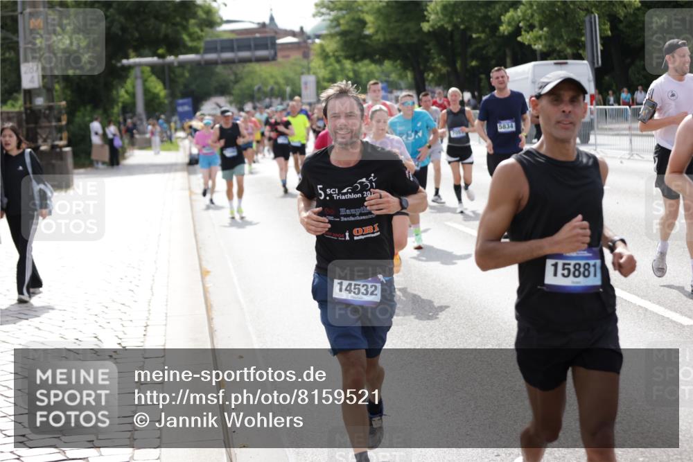 29.06.2025 - hella hamburg halbmarathon Jannik Wohlers http://msf.ph/oto/8159521 29.06.2025 10:18:22 Lombardsbrücke 1349, 1521, 2781, 2821, 3529, 3591, 3592, 4718, 4802, 5049, 5264, 5266, 5834, 5910, 6413, 7051, 7121, 7214, 8665, 8780, 9276, 9505, 9549, 10467, 10502, 10856, 11020, 12239, 12347, 12548, 12552, 12703, 12890, 14023, 14247, 14294, 14532, 14627, 14760, 14966, 14967, 15138, 15208, 15402, 15436, 15657, 15749, 15881, 16196, 17027, 17030, 17052, 17490, 17567, 18246, 18336, 18456, 19010 meine-sportfotos.de