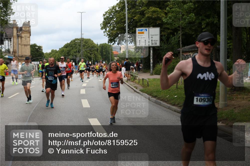 29.06.2025 - hella hamburg halbmarathon Yannick Fuchs http://msf.ph/oto/8159525 29.06.2025 10:38:43 20KM 1057, 1220, 1391, 1415, 1468, 1558, 1782, 1902, 1941, 2365, 2402, 2415, 2816, 3004, 3021, 3305, 3907, 4310, 4991, 4999, 5231, 5275, 5476, 5624, 5884, 6490, 6903, 7005, 7191, 7322, 8722, 9159, 9374, 9444, 9633, 10193, 10596, 10930, 11469, 12159, 12554, 12711, 12966, 13123, 14351, 14667, 14798, 14816, 15185, 15225, 15233, 15280, 15862, 16316, 16506, 16893, 17097, 17251, 17729, 17748, 18560, 18806, 19207 meine-sportfotos.de