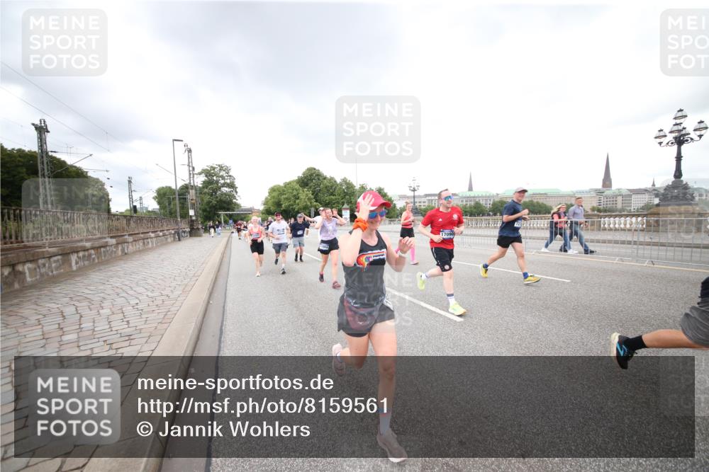 29.06.2025 - hella hamburg halbmarathon Jannik Wohlers http://msf.ph/oto/8159561 29.06.2025 10:54:44 Lombardsbrücke 1013, 2090, 2452, 3274, 4039, 5392, 6395, 6396, 6839, 6944, 7219, 7238, 7766, 8403, 8519, 9596, 10109, 10458, 10686, 11737, 11788, 11908, 12147, 12148, 13098, 13548, 13979, 13980, 14515, 14651, 15160, 15581, 15782, 15843, 16057, 16432, 16433, 16664, 16665, 17090, 19199 meine-sportfotos.de