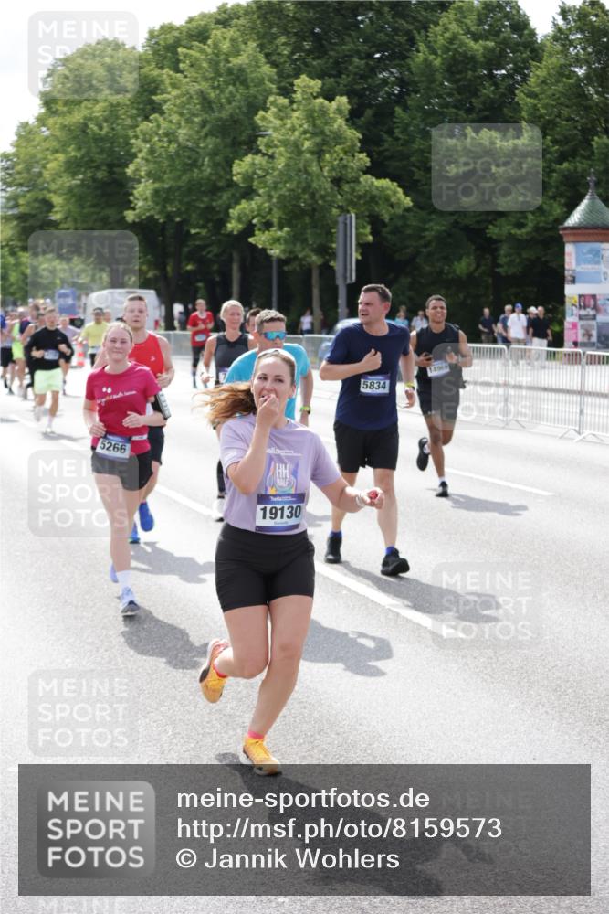 29.06.2025 - hella hamburg halbmarathon Jannik Wohlers http://msf.ph/oto/8159573 29.06.2025 10:18:24 Lombardsbrücke 1349, 1521, 2781, 2821, 3529, 3591, 3592, 3631, 4718, 4802, 5049, 5264, 5266, 5834, 5910, 6413, 7051, 7121, 7214, 7252, 8665, 8780, 9272, 9276, 9505, 9549, 10467, 10502, 10816, 10856, 11020, 12239, 12347, 12890, 13464, 14247, 14294, 14532, 14627, 14760, 14966, 14967, 15138, 15208, 15402, 15657, 15749, 15881, 16196, 17027, 17030, 17052, 17490, 17567, 18246, 18336, 18456, 18519, 19010 meine-sportfotos.de