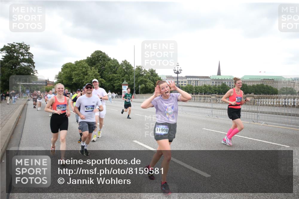29.06.2025 - hella hamburg halbmarathon Jannik Wohlers http://msf.ph/oto/8159581 29.06.2025 10:54:45 Lombardsbrücke 1013, 2090, 2452, 3274, 4039, 6395, 6396, 6944, 7219, 7238, 7766, 8403, 8519, 10109, 10458, 10686, 11737, 11788, 11908, 12147, 12148, 13098, 13230, 13548, 13979, 13980, 14515, 14651, 15152, 15160, 15581, 15782, 15843, 16057, 16432, 16433, 16664, 16665, 17090, 19199 meine-sportfotos.de