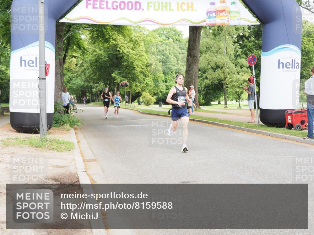 29.06.2025 - hella hamburg halbmarathon MichiJ http://msf.ph/oto/8159588 29.06.2025 10:10:07 Zwischen KM18-KM19  meine-sportfotos.de