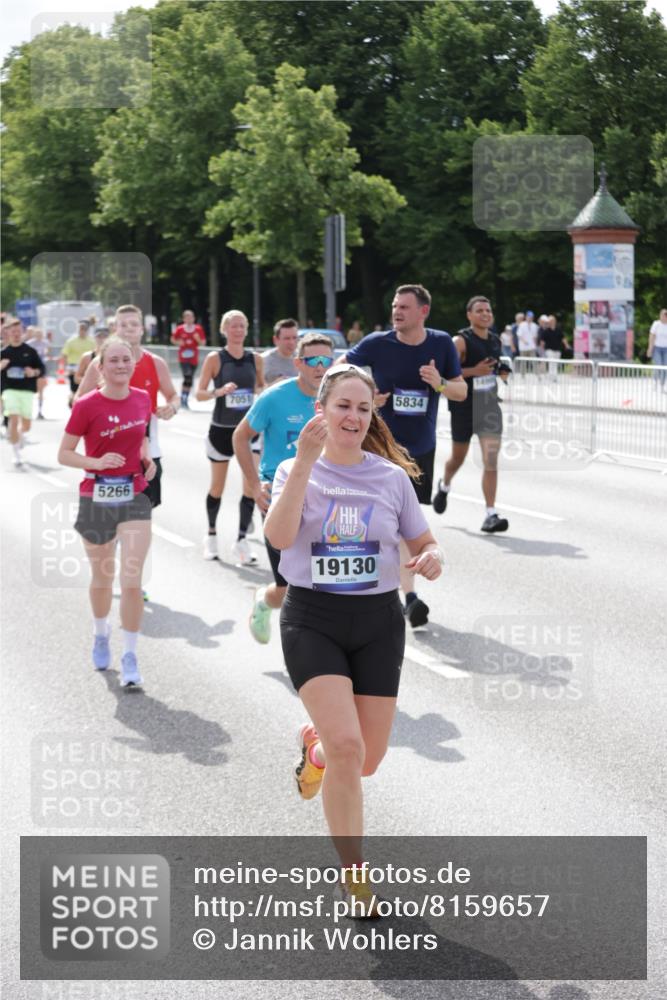 29.06.2025 - hella hamburg halbmarathon Jannik Wohlers http://msf.ph/oto/8159657 29.06.2025 10:18:24 Lombardsbrücke 1349, 1521, 2781, 2821, 3529, 3591, 3592, 3631, 4718, 4802, 5049, 5264, 5266, 5834, 5910, 6413, 7051, 7121, 7214, 7252, 8665, 8780, 9272, 9276, 9505, 9549, 10467, 10502, 10816, 10856, 11020, 12239, 12347, 12890, 13464, 14247, 14294, 14532, 14627, 14760, 14966, 14967, 15138, 15208, 15402, 15657, 15749, 15881, 16196, 17027, 17030, 17052, 17490, 17567, 18246, 18336, 18456, 18519, 19010 meine-sportfotos.de