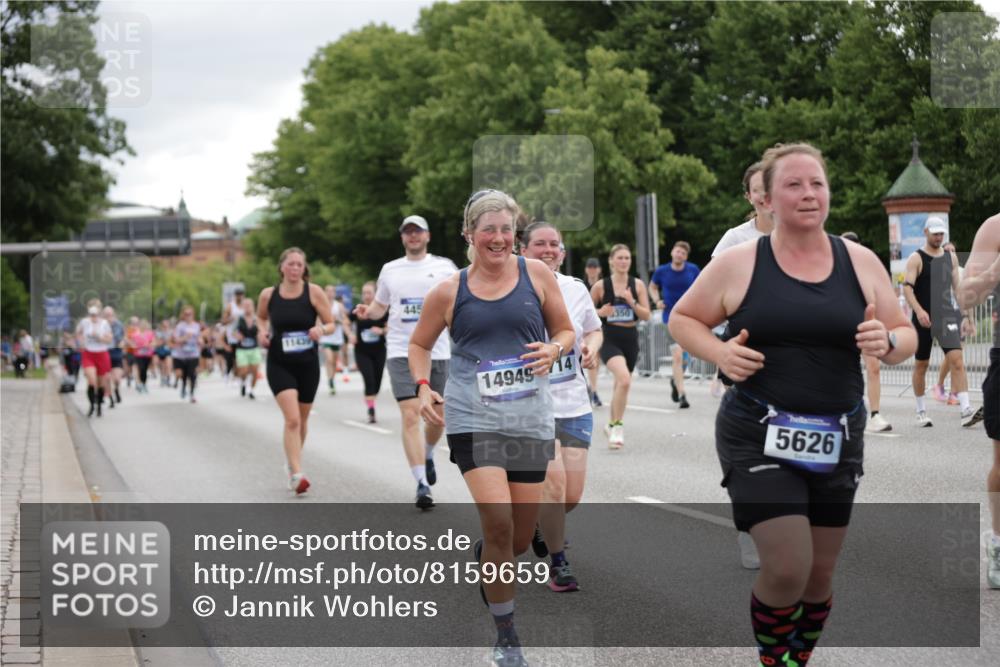 29.06.2025 - hella hamburg halbmarathon Jannik Wohlers http://msf.ph/oto/8159659 29.06.2025 11:02:14 Lombardsbrücke 1236, 1302, 1303, 1797, 3092, 3349, 3350, 3615, 4064, 4416, 4420, 4421, 4459, 4671, 4714, 5068, 5209, 5626, 5773, 5827, 6234, 6424, 8666, 9257, 9493, 9627, 9846, 10410, 10411, 10837, 11095, 11439, 11824, 12132, 12999, 14431, 14949, 15970, 16598, 16652, 17204, 18020, 18227, 18257, 18446, 18964, 18969 meine-sportfotos.de