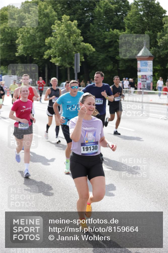 29.06.2025 - hella hamburg halbmarathon Jannik Wohlers http://msf.ph/oto/8159664 29.06.2025 10:18:25 Lombardsbrücke 1349, 1521, 2781, 2821, 3026, 3529, 3591, 3592, 3631, 4718, 4802, 4845, 5049, 5264, 5266, 5834, 5910, 6413, 7051, 7121, 7214, 7252, 8665, 8780, 9270, 9272, 9276, 9549, 10037, 10467, 10502, 10816, 10856, 11020, 12239, 12347, 12890, 13464, 14247, 14294, 14532, 14627, 14760, 14966, 14967, 15138, 15208, 15402, 15657, 15749, 15881, 16196, 17027, 17030, 17052, 17386, 17490, 17548, 17567, 17571, 18002, 18217, 18246, 18336, 18456, 18519, 19010 meine-sportfotos.de