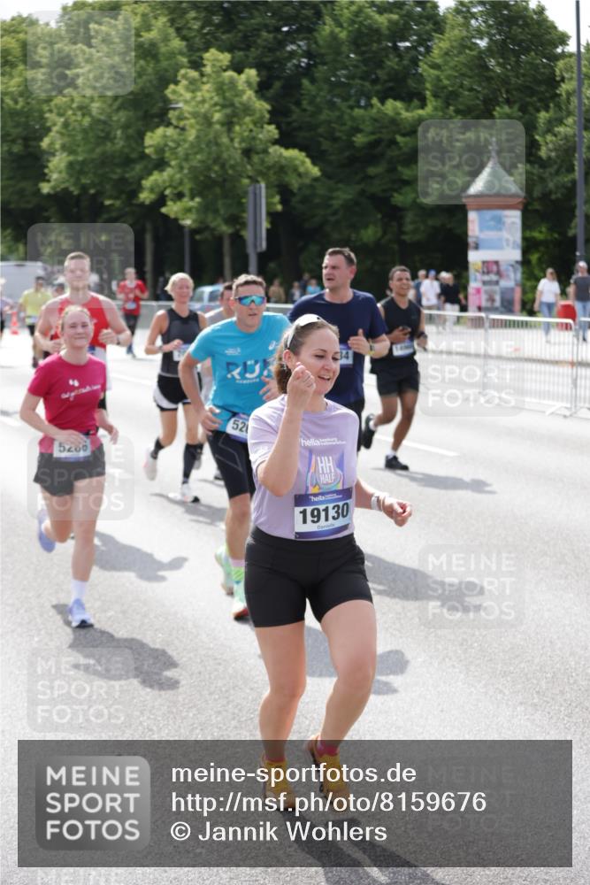 29.06.2025 - hella hamburg halbmarathon Jannik Wohlers http://msf.ph/oto/8159676 29.06.2025 10:18:25 Lombardsbrücke 1349, 1521, 2781, 2821, 3026, 3529, 3591, 3592, 3631, 4718, 4802, 4845, 5049, 5264, 5266, 5834, 5910, 6413, 7051, 7121, 7214, 7252, 8665, 8780, 9270, 9272, 9276, 9549, 10037, 10467, 10502, 10816, 10856, 11020, 12239, 12347, 12890, 13464, 14247, 14294, 14532, 14627, 14760, 14966, 14967, 15138, 15208, 15402, 15657, 15749, 15881, 16196, 17027, 17030, 17052, 17386, 17490, 17548, 17567, 17571, 18002, 18217, 18246, 18336, 18456, 18519, 19010 meine-sportfotos.de