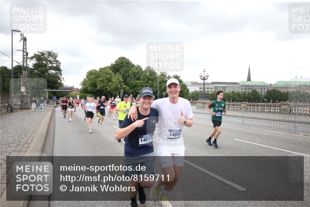 29.06.2025 - hella hamburg halbmarathon Jannik Wohlers http://msf.ph/oto/8159711 29.06.2025 10:54:46 Lombardsbrücke 1013, 2090, 2452, 3274, 4039, 4628, 5040, 6395, 6396, 6944, 7219, 7238, 7766, 8403, 8519, 10109, 10458, 10686, 11737, 11788, 11908, 12147, 12148, 13098, 13230, 13548, 13979, 13980, 14515, 14651, 15152, 15160, 15581, 15782, 15843, 16057, 16432, 16433, 16664, 16665, 17090, 19199 meine-sportfotos.de