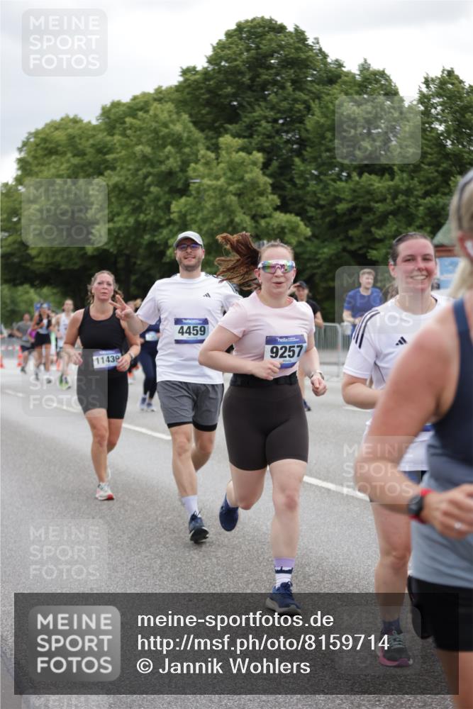 29.06.2025 - hella hamburg halbmarathon Jannik Wohlers http://msf.ph/oto/8159714 29.06.2025 11:02:16 Lombardsbrücke 1236, 1302, 1303, 1797, 3092, 3349, 3350, 4064, 4416, 4420, 4421, 4437, 4459, 4671, 4714, 5068, 5209, 5626, 5773, 5827, 6234, 6424, 7671, 8666, 9257, 9493, 9627, 9773, 9846, 10410, 10411, 10837, 11095, 11439, 11824, 12132, 12999, 14431, 14949, 15970, 16396, 16397, 16406, 16598, 16652, 17204, 18020, 18227, 18257, 18295, 18446, 18964, 18969 meine-sportfotos.de