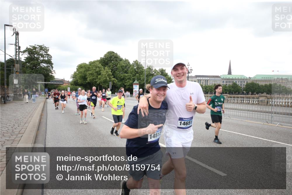 29.06.2025 - hella hamburg halbmarathon Jannik Wohlers http://msf.ph/oto/8159754 29.06.2025 10:54:47 Lombardsbrücke 1013, 2090, 2452, 3157, 3274, 3577, 4039, 4628, 5040, 6395, 6396, 6944, 7219, 7238, 7766, 8403, 8519, 10109, 10458, 10686, 11737, 11788, 11908, 12147, 12148, 13098, 13230, 13548, 14515, 14651, 15152, 15160, 15581, 15782, 15843, 16057, 16432, 16433, 16664, 16665, 17090, 19199 meine-sportfotos.de