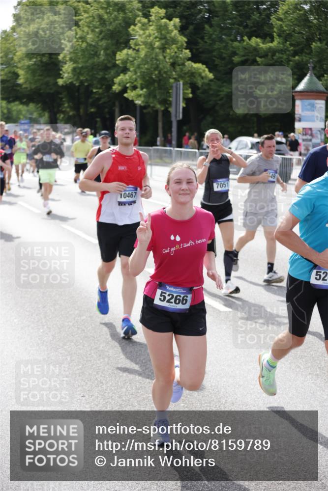 29.06.2025 - hella hamburg halbmarathon Jannik Wohlers http://msf.ph/oto/8159789 29.06.2025 10:18:26 Lombardsbrücke 1349, 1521, 2096, 2781, 2821, 3026, 3591, 3592, 3631, 4718, 4802, 4845, 5049, 5264, 5266, 5834, 5910, 6413, 7051, 7121, 7214, 7252, 8665, 8780, 9270, 9272, 9276, 9549, 10037, 10467, 10502, 10816, 10856, 11020, 12239, 12347, 12890, 13204, 13464, 14247, 14294, 14532, 14627, 14760, 14966, 14967, 15138, 15402, 15657, 15881, 16196, 17027, 17030, 17052, 17386, 17490, 17548, 17567, 17571, 18002, 18217, 18246, 18336, 18456, 18519, 19010 meine-sportfotos.de